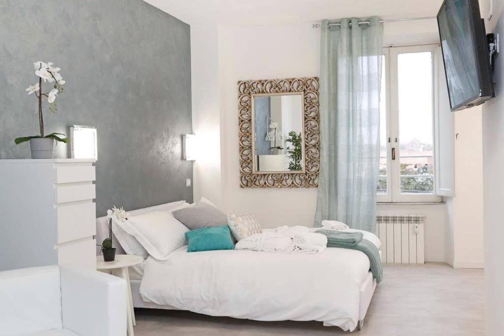 White Panoramic Jacuzzi Suite Trastevere - Top Collection Rome Exterior photo