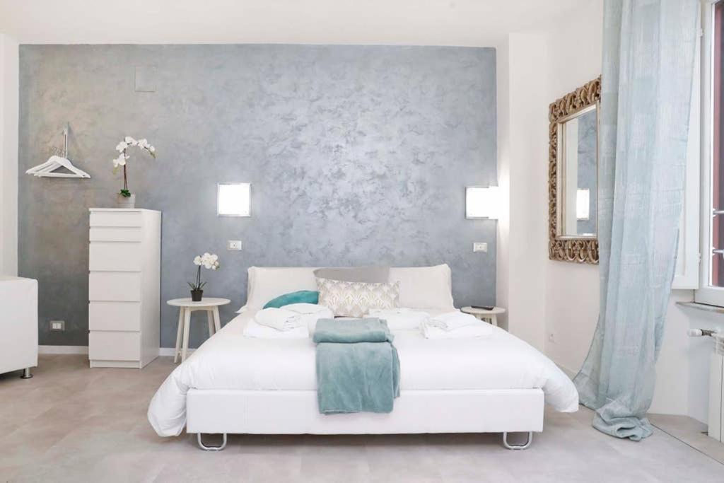 White Panoramic Jacuzzi Suite Trastevere - Top Collection Rome Exterior photo